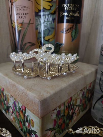 Заколка-Крабик лебеди