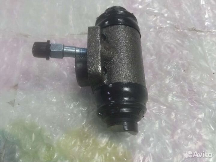Задний тормозной цилиндр на Шкода Октавия Тур