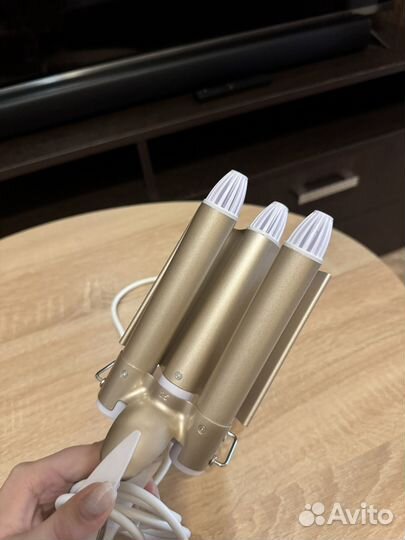 Тройная плойка для завивки волос