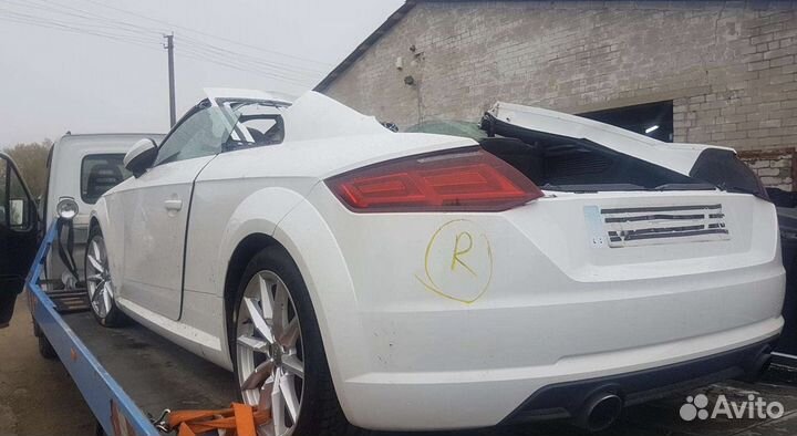 Audi TT 8S 2016 г по запчастям