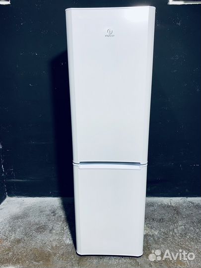 Холодильник Indesit