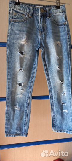 Джинсы 98, 104, 110; толстовки 98,104; пижама 104