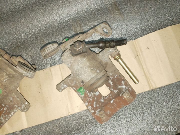 Суппорт задний Фольксваген Ауди