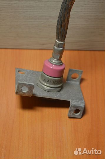 Диод силовой Д161-200