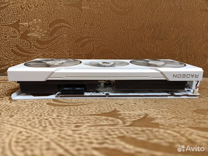 Radeon RX 6700 XT Hellhound Spectral White 12GB