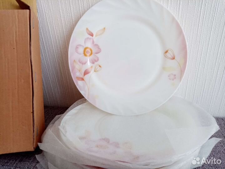 Тарелки десертные новые
