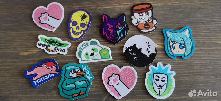 Киндеры,шары,пистолет,наклейки,магнитики