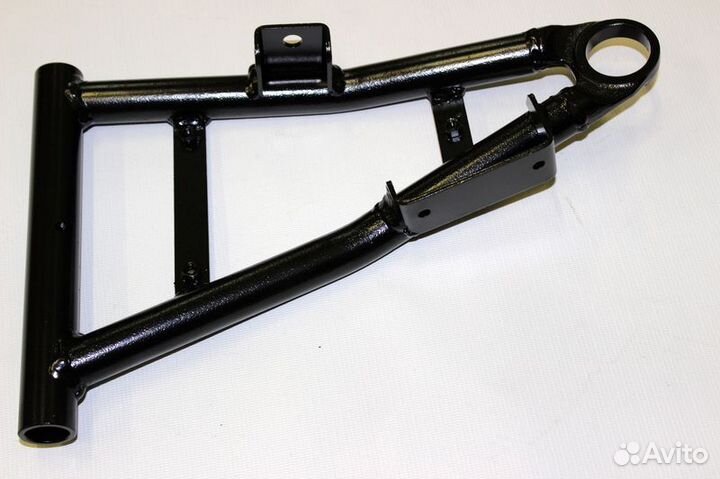 Рычаг передний, нижний левый CF800. 7030-050210