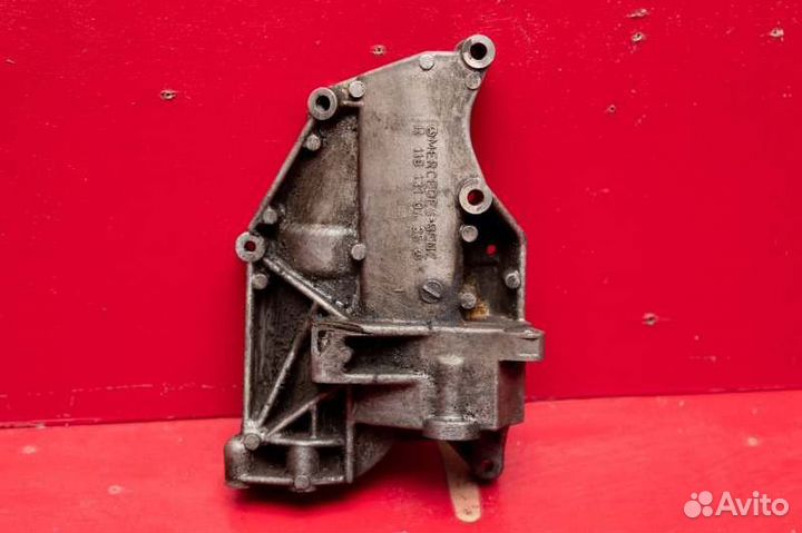 Кронштейн компрессора кондиционера Mercedes S500