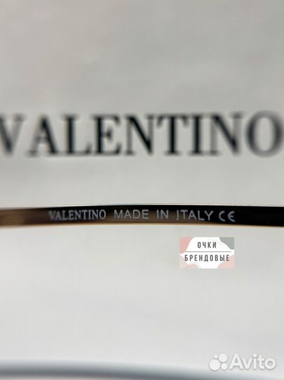 Солнцезащитные очки valentino