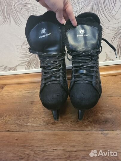 Коньки хоккейные