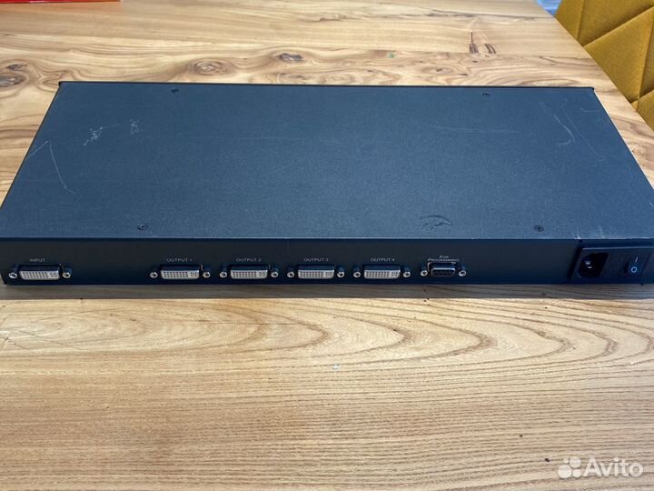 VM-4hdcpxl усилитель-распределитель Kramer