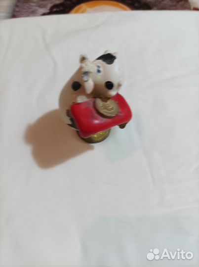 Сувенир собачка в машину