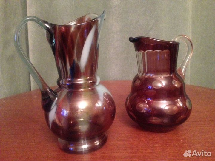 Кувшины из цветного стекла
