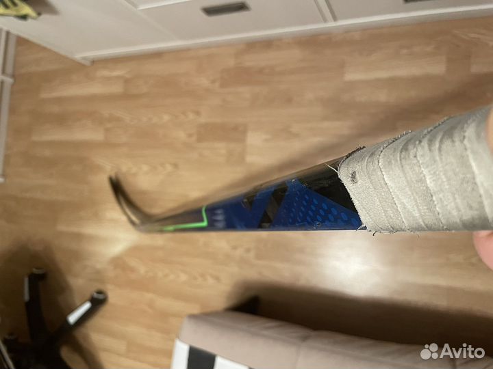 Клюшка хоккейная сломанная