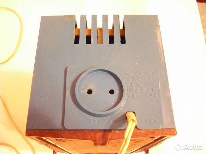 Авто-ий стабилизатор напряжения спн-400 (СССР)