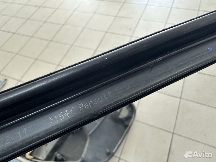 Молдинг заднего правого стекла внутренний Дастер