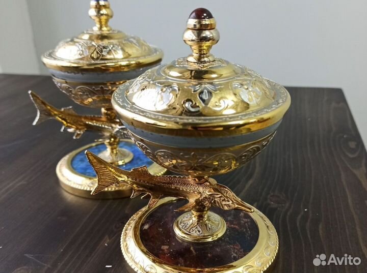 Коллекционная икорница с осетром