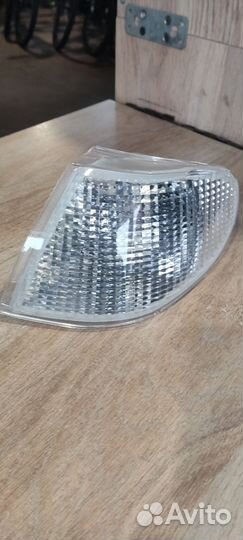 Поворотник левый Ваз 2115 белый