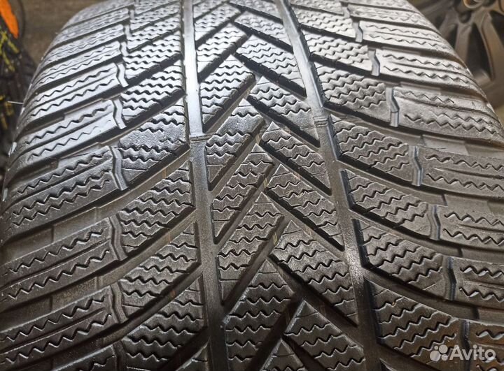 Bridgestone Blizzak LM005 RFT 265/40 R21