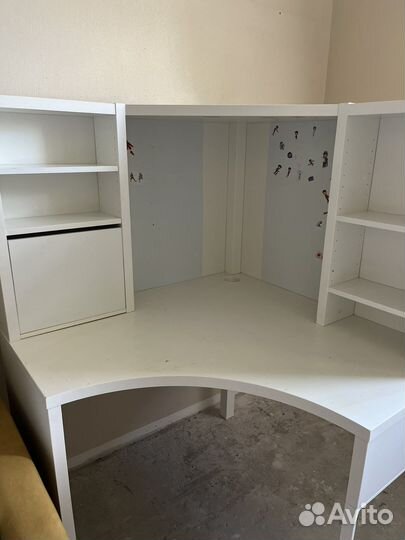 Угловой письменный стол Micke IKEA