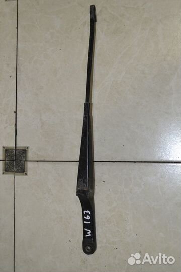 Поводок дворника правый Mercedes-Benz W163