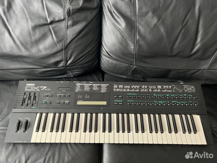 Синтезатор Yamaha DX7 IID