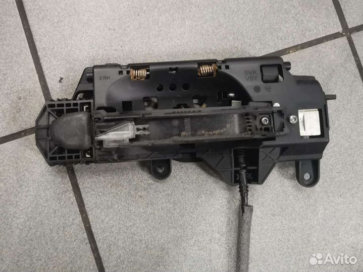 Audi A4 B9 кронштейн ручки правой ручка