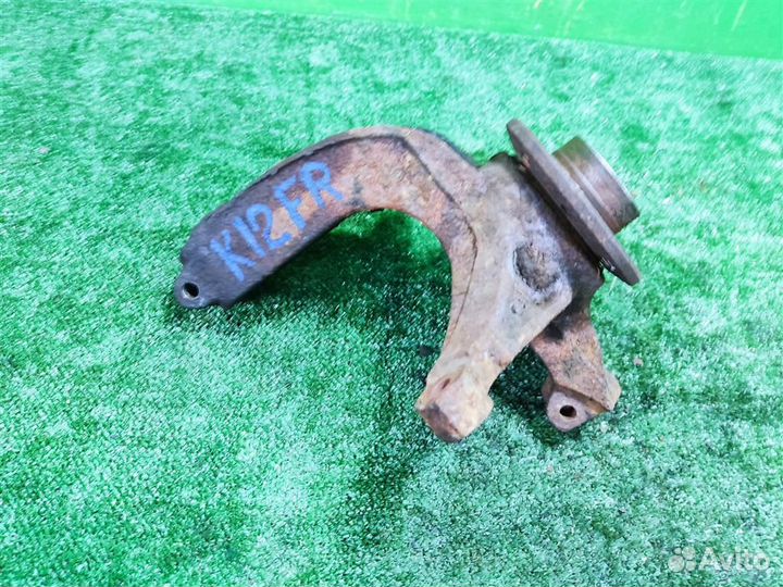 Кулак передний правый Renault Scenic 2 (JM) 2008