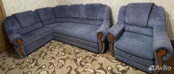 Угловой диван с креслом бу в хорошем состоянии