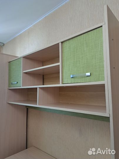 Комплект мебели в детскую