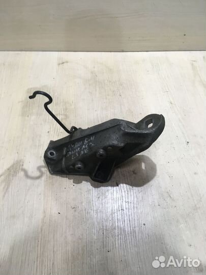 Кронштейн двигателя левый Ауди 80 Б4 893199307A