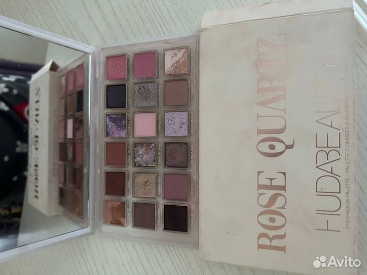 Huda Beauty rose quartz Тени