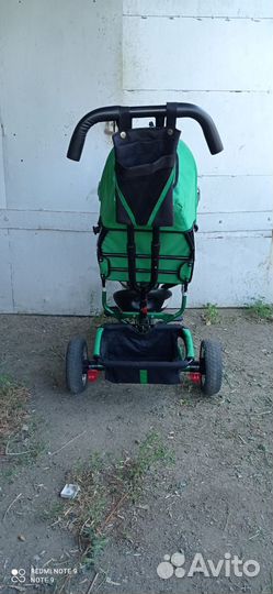 Трехколесный велосипед с ручкой