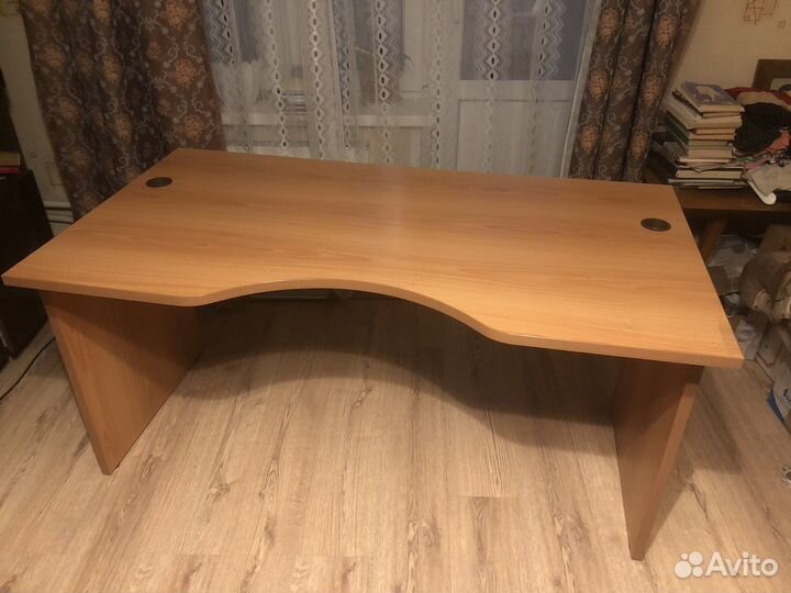 Стол для компьютера