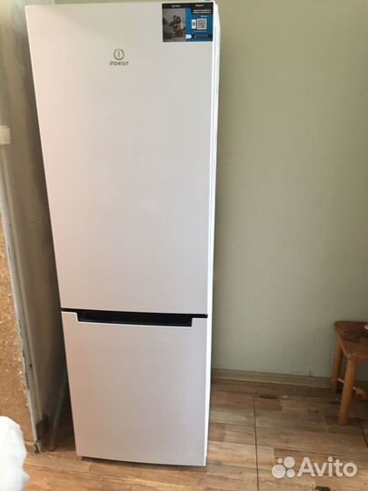 Холодильник Indesit dsn 18