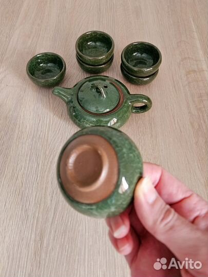 Миниатюрный чайник и мини-пиалы, чайная церемония