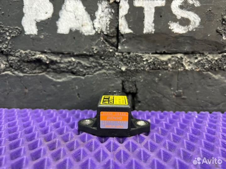 Датчик ускорения Nissan X-Trail NT32-024177 MR20DD