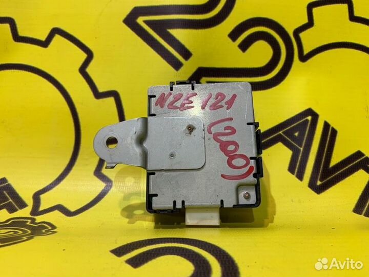 Блок управления дверьми Toyota Corolla Allex