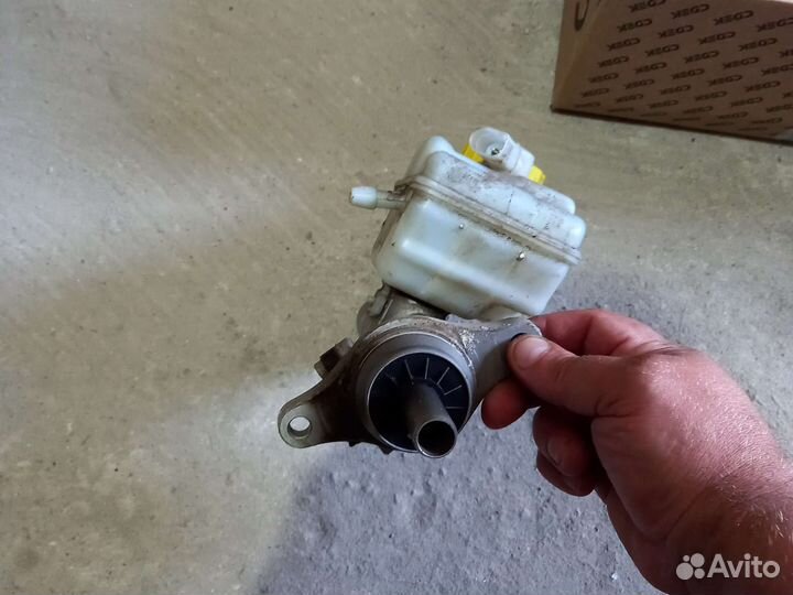 Фольксваген поло 5,шкода рапид главный тормозной