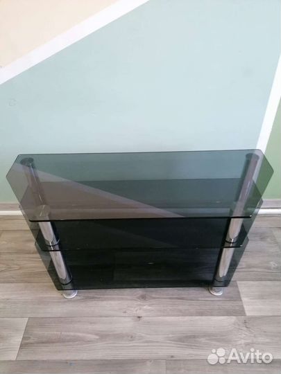 Стеклянная тумба под тв