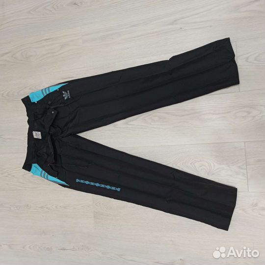 Спортивный костюм adidas женский (размер S)