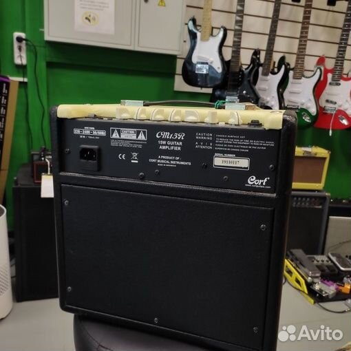 Комбоусилитель Cort CM15R 15Вт