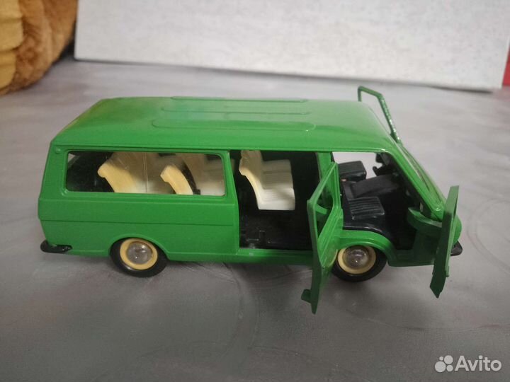 Раф 2203 СССР 1:43 мятный без штампа