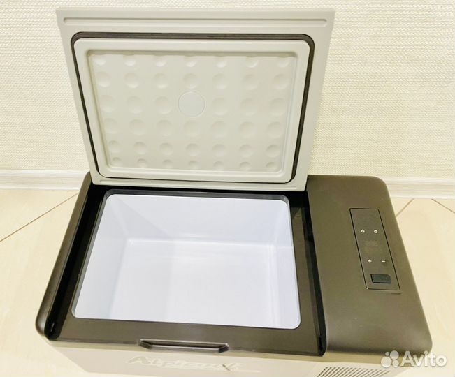 Автомобильный холодильник 15 л. Автохолодильник