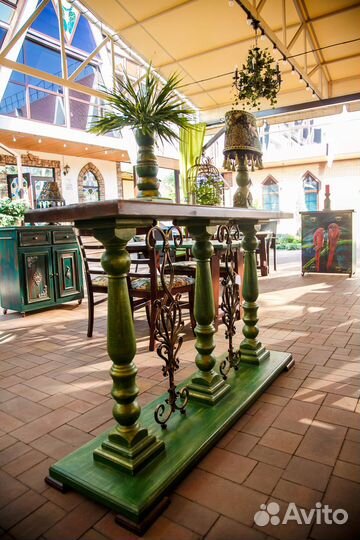 Консольный винтажный столик