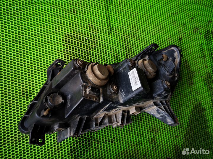 Фара Правая на Geely Emgrand EC7 11-16