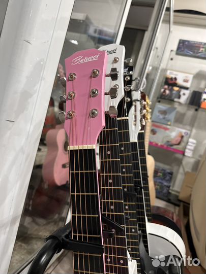 Акустическая гитара