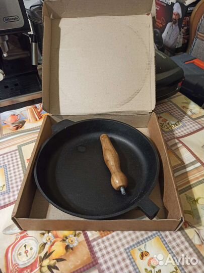 Чугунная сковорода 28см и 24см