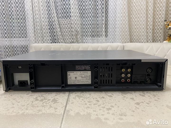 Видеомагнитофон Panasonic NV-HD680AM